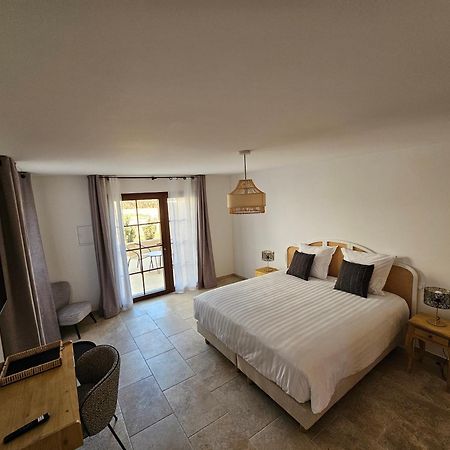 Hotel Le Baguier à La Roquebrussanne Extérieur photo